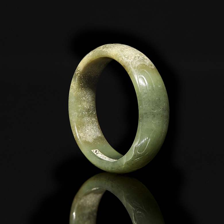 Carved jade bracelet, Zhou dynasty