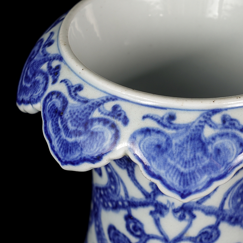 Jarrón de porcelana 