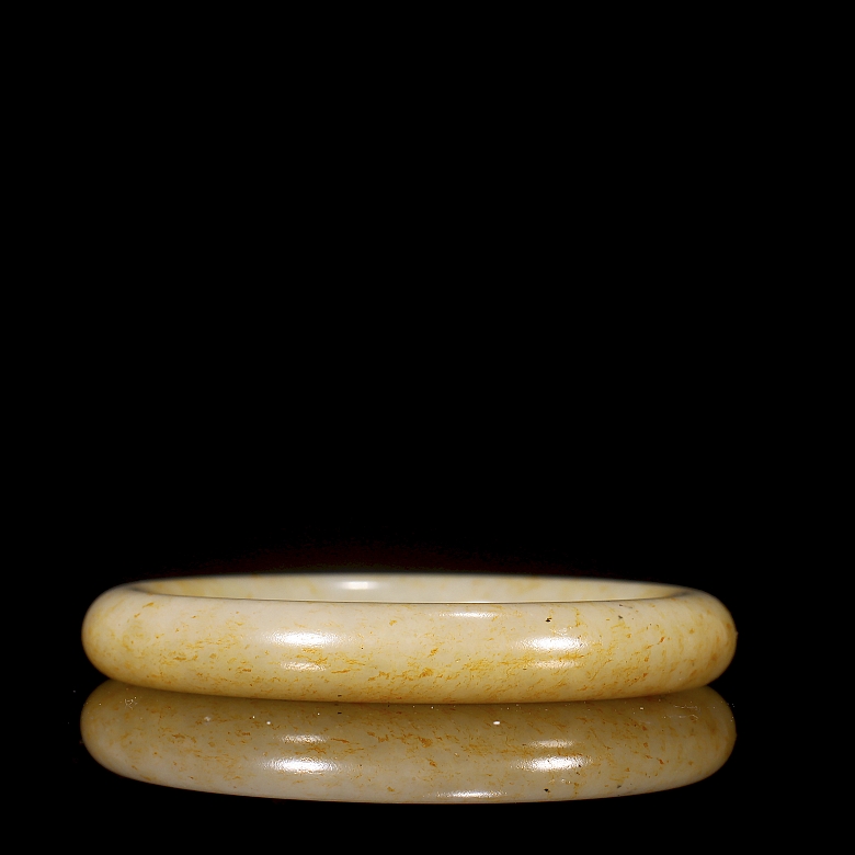 Esclava de jade blanco tallado, estilo Ming