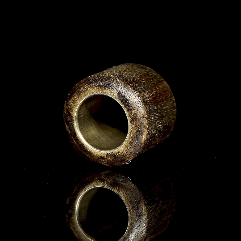 Anillo de arquero de madera chenxiagmu y metal, dinastía Qing