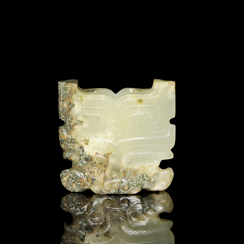 Colgante tallado en jade 