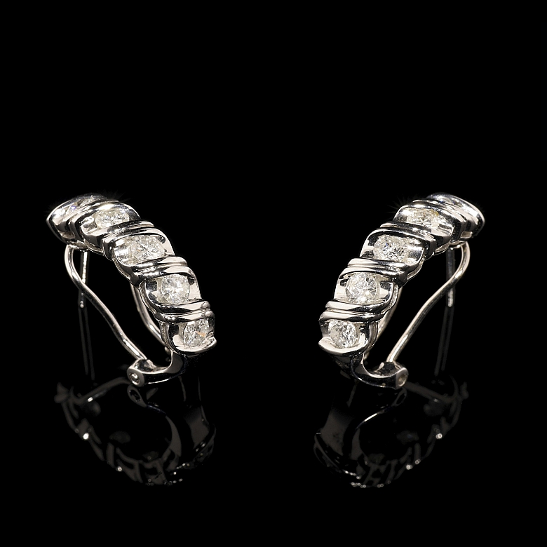 Pendientes en oro blanco de 18K y diamantes