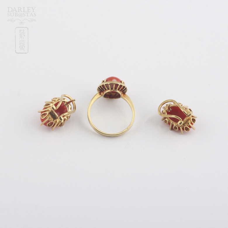 Juego de anillo y pendientes con coral natural en oro amarillo - 4