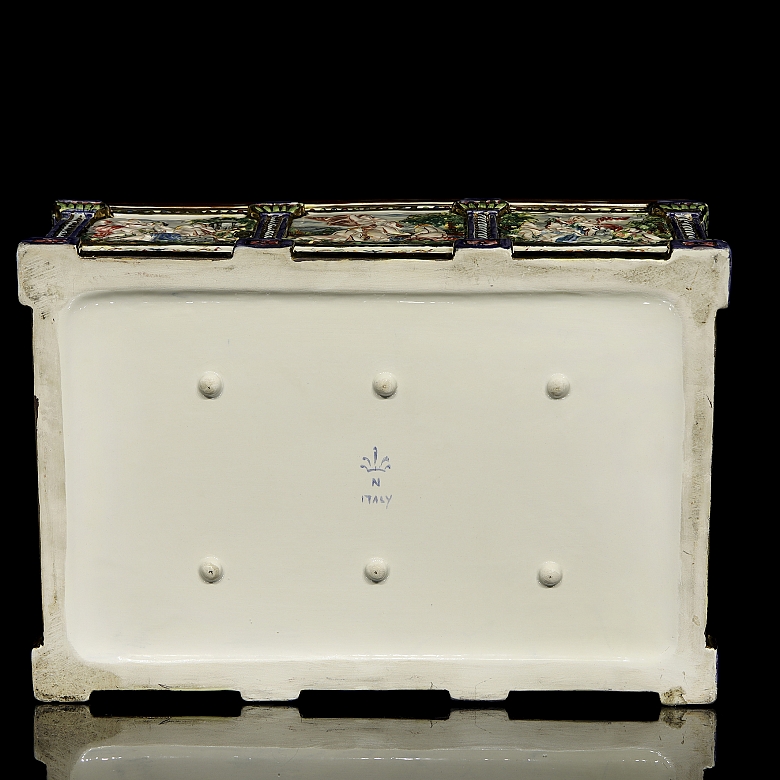 Capodimonte “Porcelain chest,” 20th century