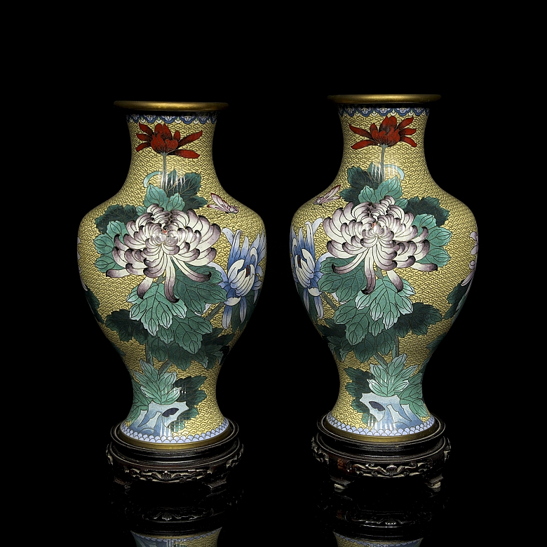 Pair of cloisonné vases 