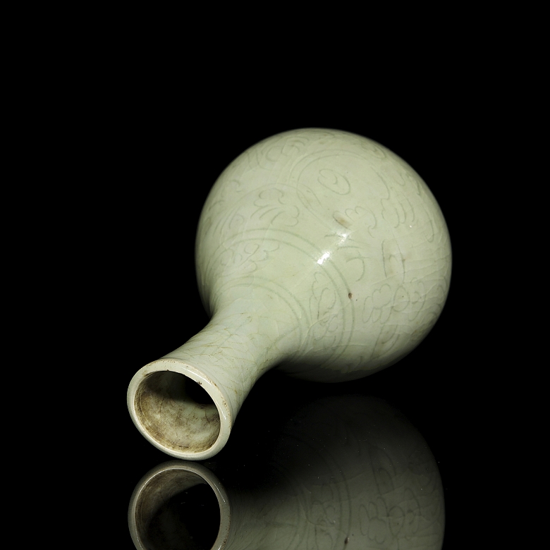 Jarrón de cerámica con esmalte celadón 