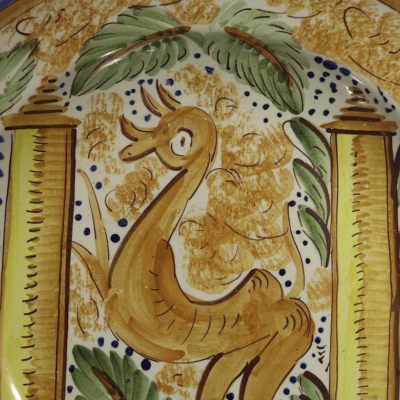 Pair of Manises ceramic dishes, 20th century - 3