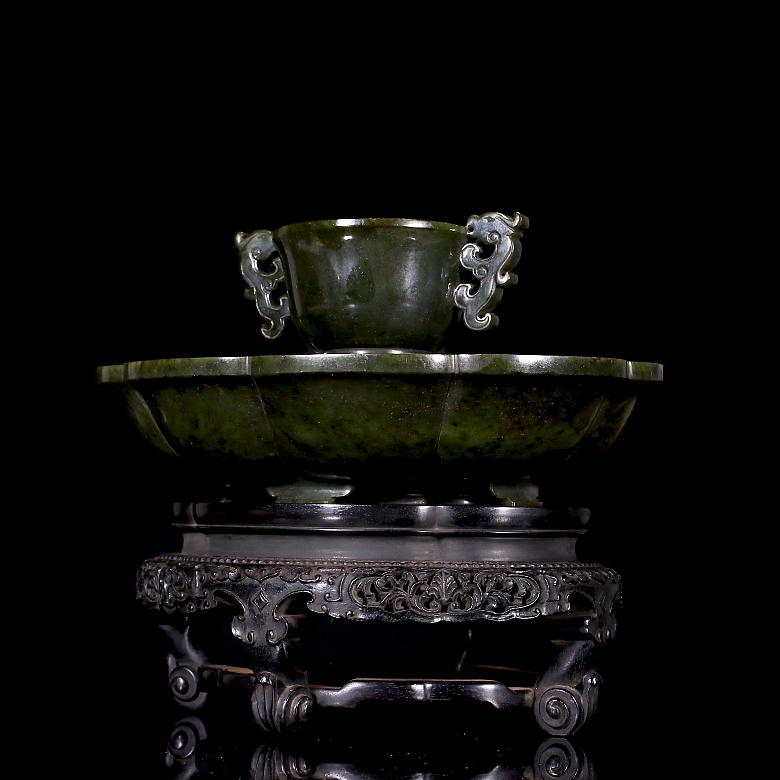 Conjunto de taza y plato de jade espinaca 