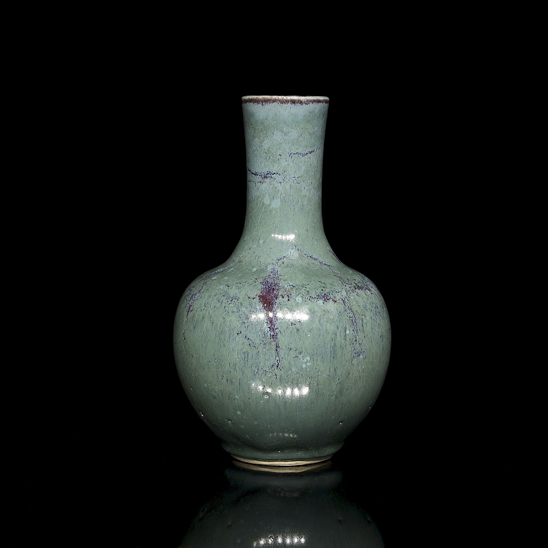 Porcelain vase with flambé glaze, 20th century