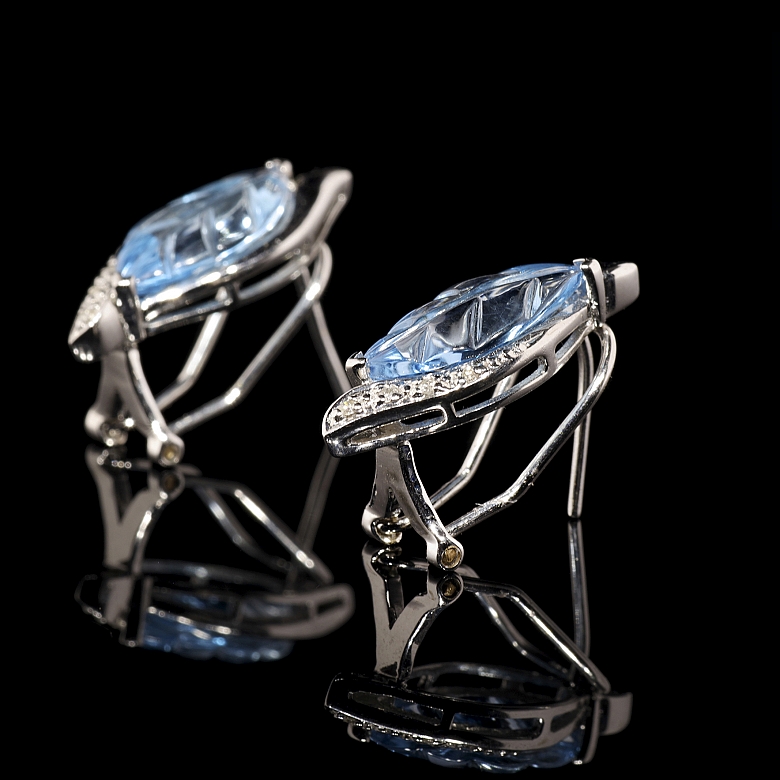Pendientes en oro blanco de 18 kt 