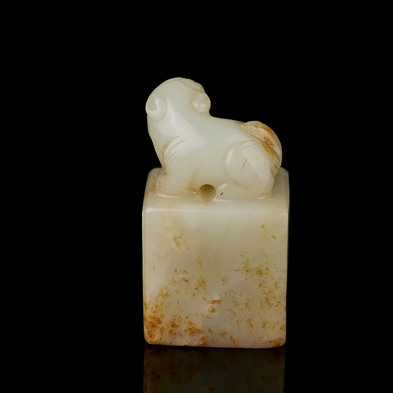 Hetian jade seal ‘Reclining Lion’, Qing dynasty
