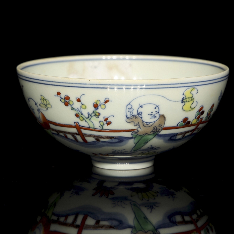 Polychrome porcelain bowl, ‘Children's Games’, with Chenghua mark