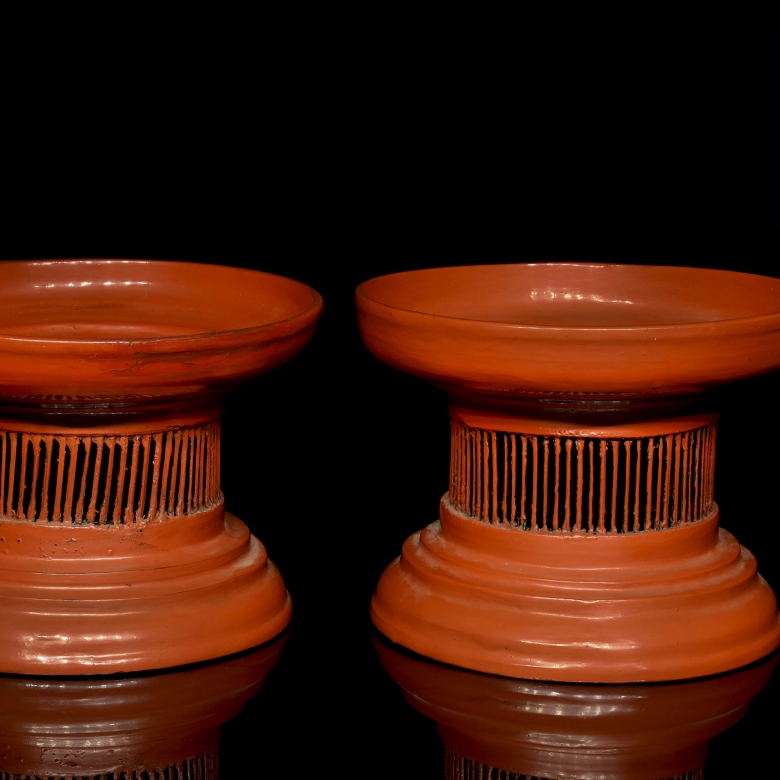 Dos soportes de madera lacada, Birmania, S.XX - 7