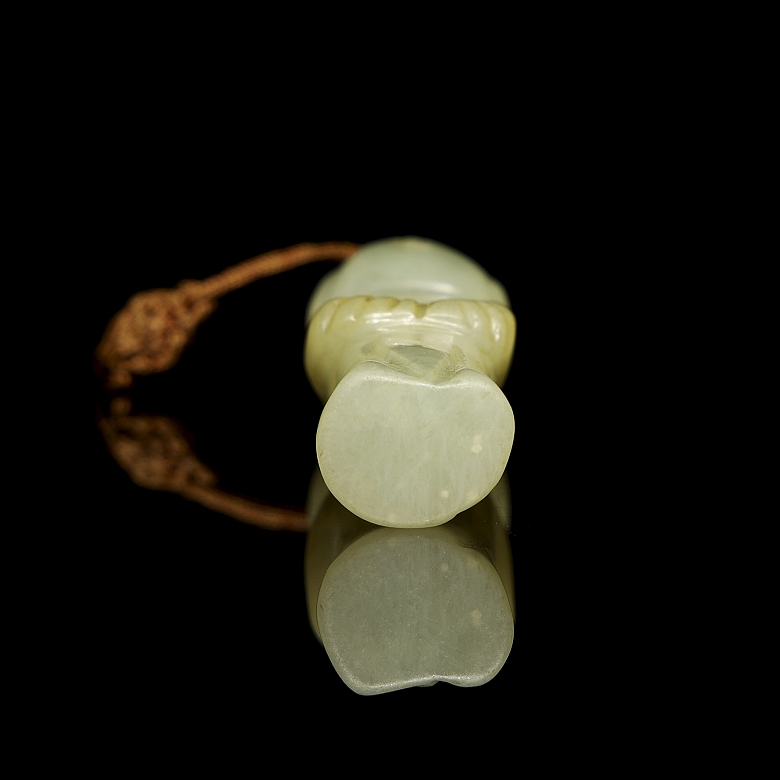 Carved jade pendant ‘Character’, Qing dynasty - 5