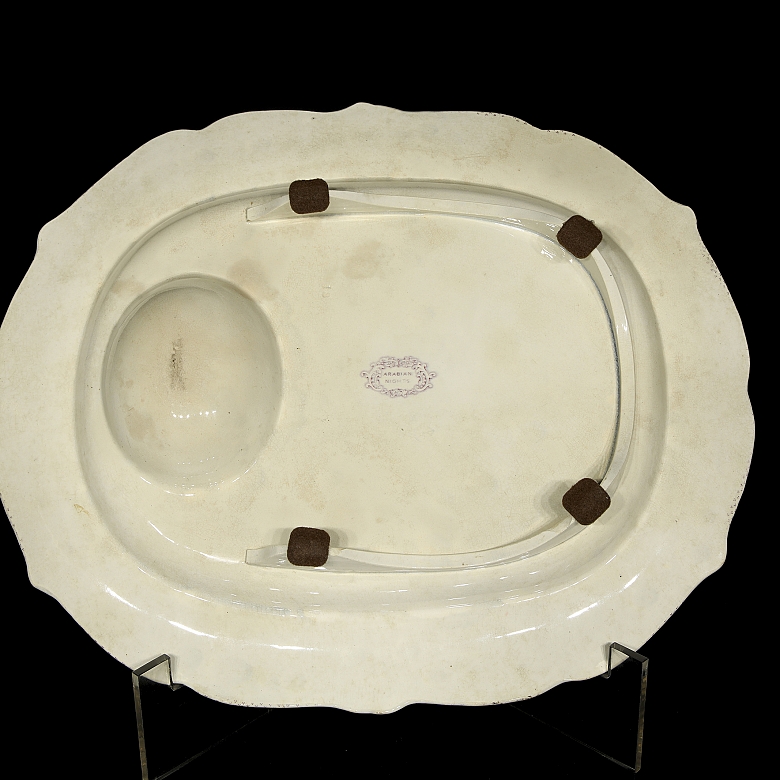 米德尔斯堡陶器厂，英国瓷质洗礼盆《天方夜谭》，19世纪