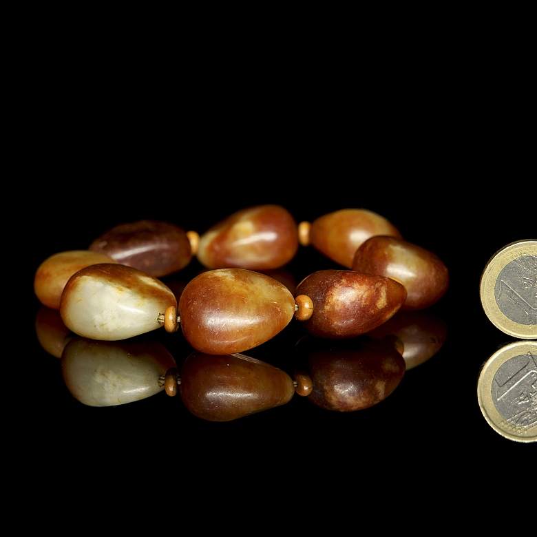 Bracelet with eight jade beads, 20th century