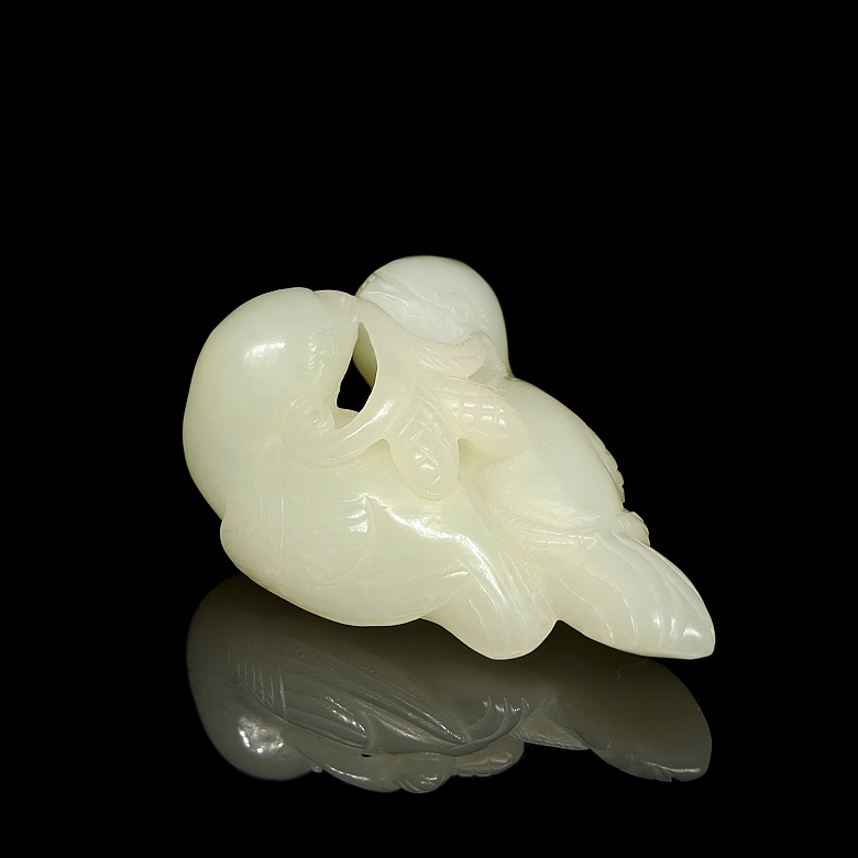 Carved jade figure ‘Pair of birds’, Qing dynasty