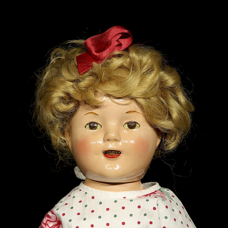 Muñeca oficial 