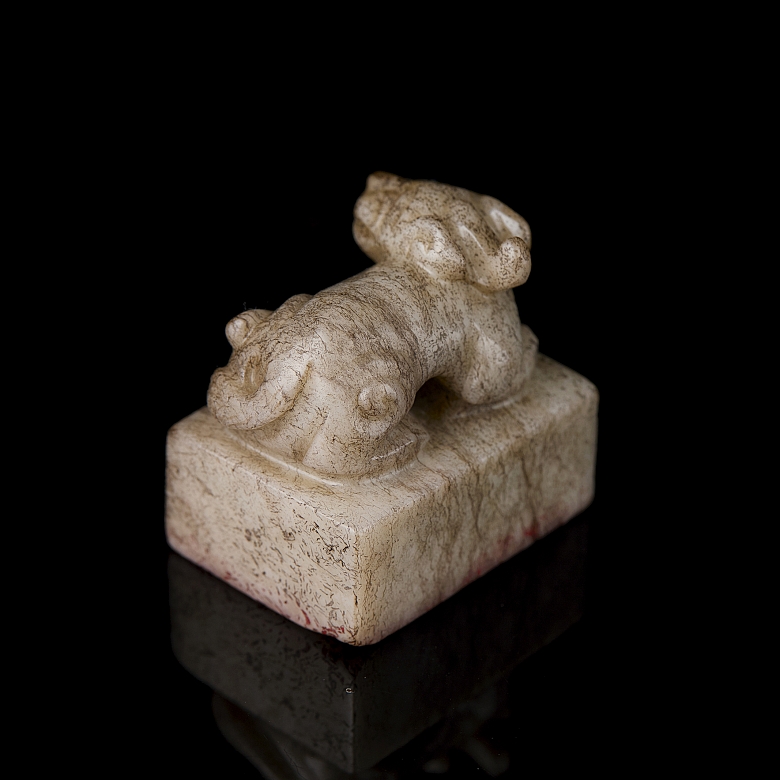 Carved jade seal ‘Beast resting’, Ming dynasty