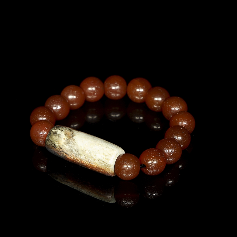 Pulsera de cuentas de ágata y jade, dinastías Liao y Hongshang