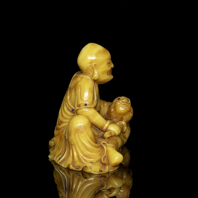 Shoushan stone figure ‘Luohan with beast’, Qing dynasty