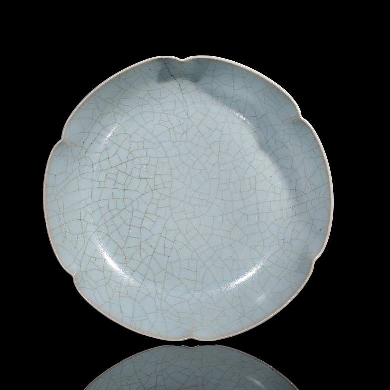 Plato de cerámica lobulada con esmalte celadón, horno Ru, dinastía Song