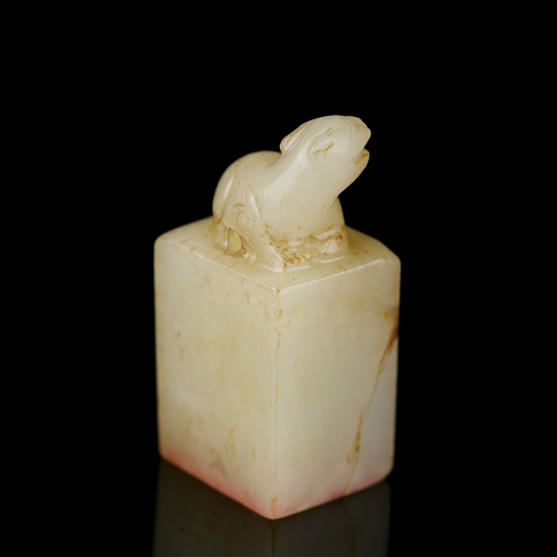 Hetian white jade seal ‘Feline’, Qing dynasty