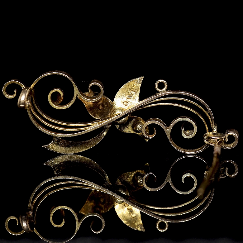 Broche eduardino en oro amarillo con perlas, pps. s.XX