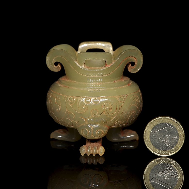 Carved jade ritual vessel, “Dragons,” Warring States period