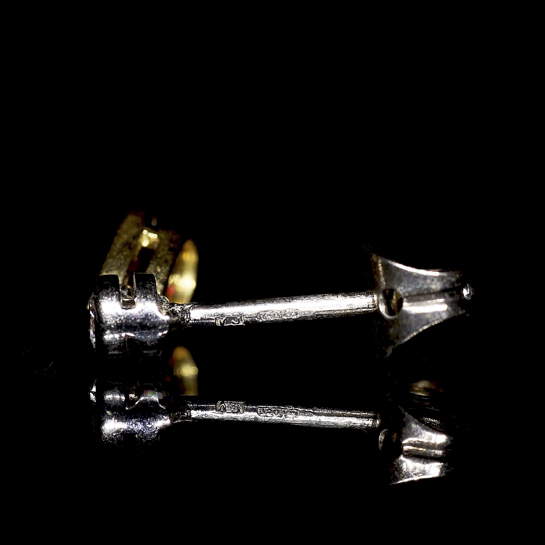 Conjunto de collar y pendientes en oro de 18k con rubíes y brillantes