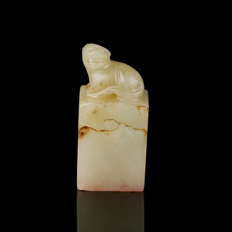 Hetian white jade seal ‘Feline’, Qing dynasty