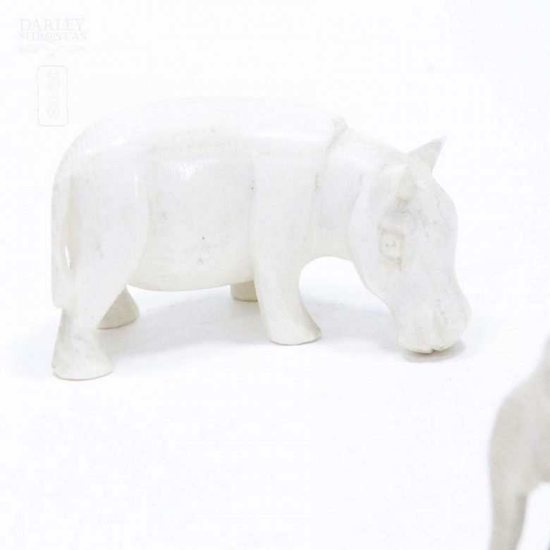 9 figuras de marfil - 6