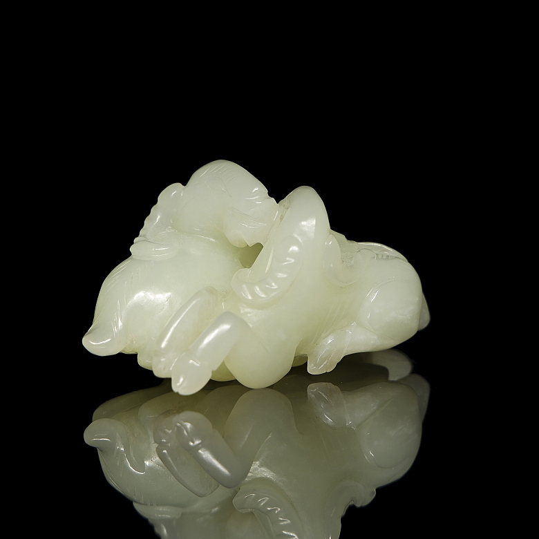 White jade figure ‘Rams’, Qing dynasty