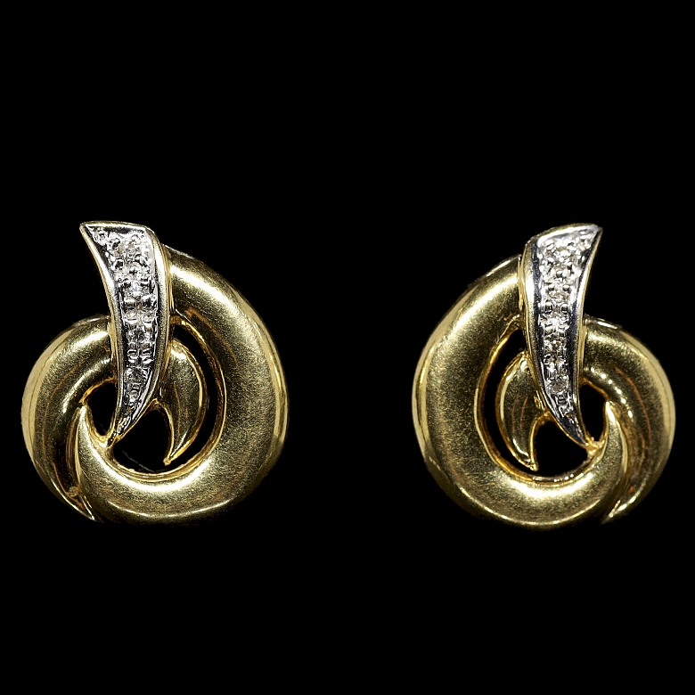 Pendientes de oro amarillo de 18 kt con diamantes