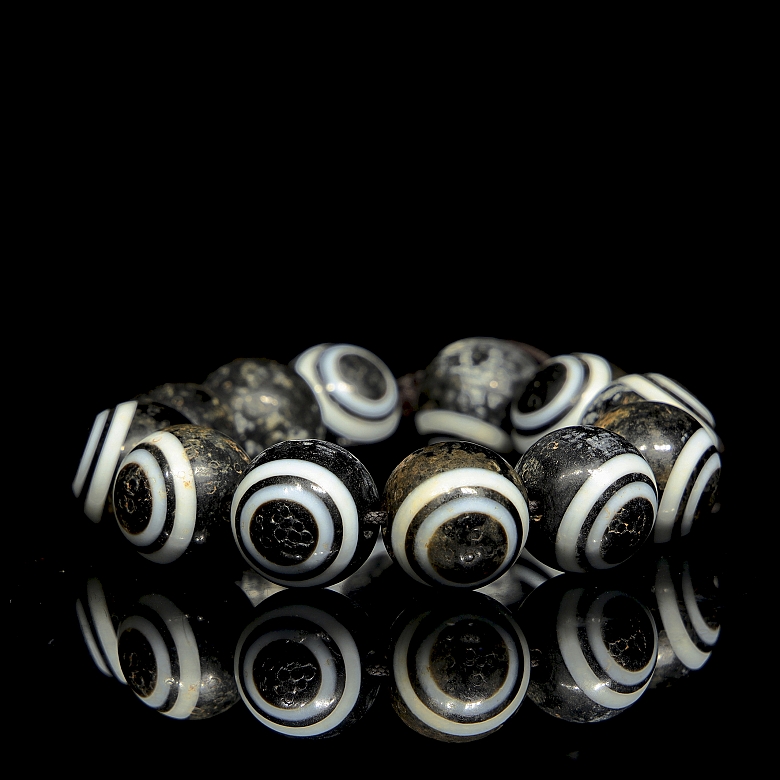 Pulsera de doce Dzi de ágata, dinastía Tang