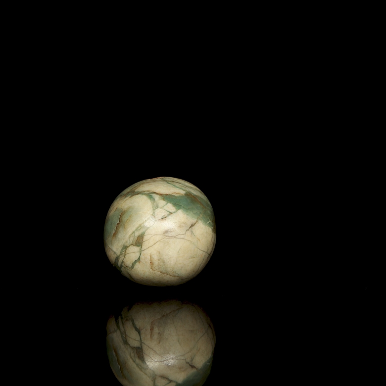 Cuenta esférica de jade tallado, cultura Hongshan