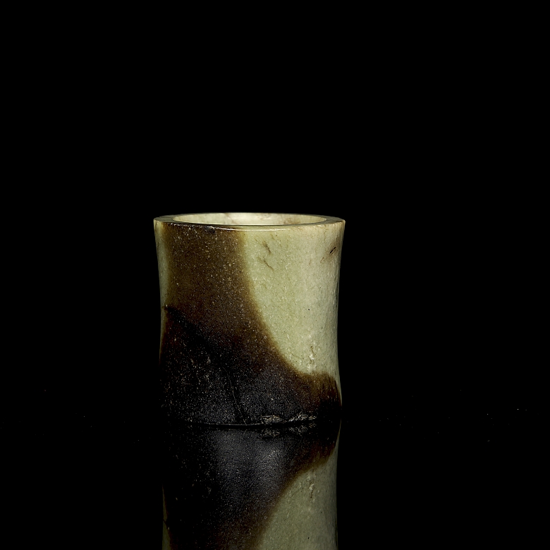 Carved jade ornament, Qijia culture - 2