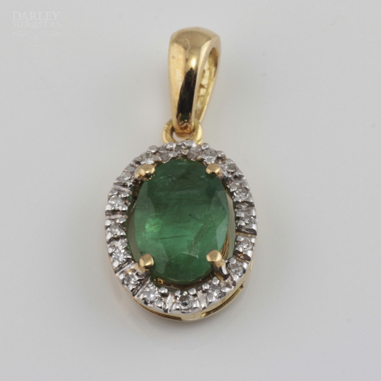 Bonito colgante esmeralda y diamantes - 1