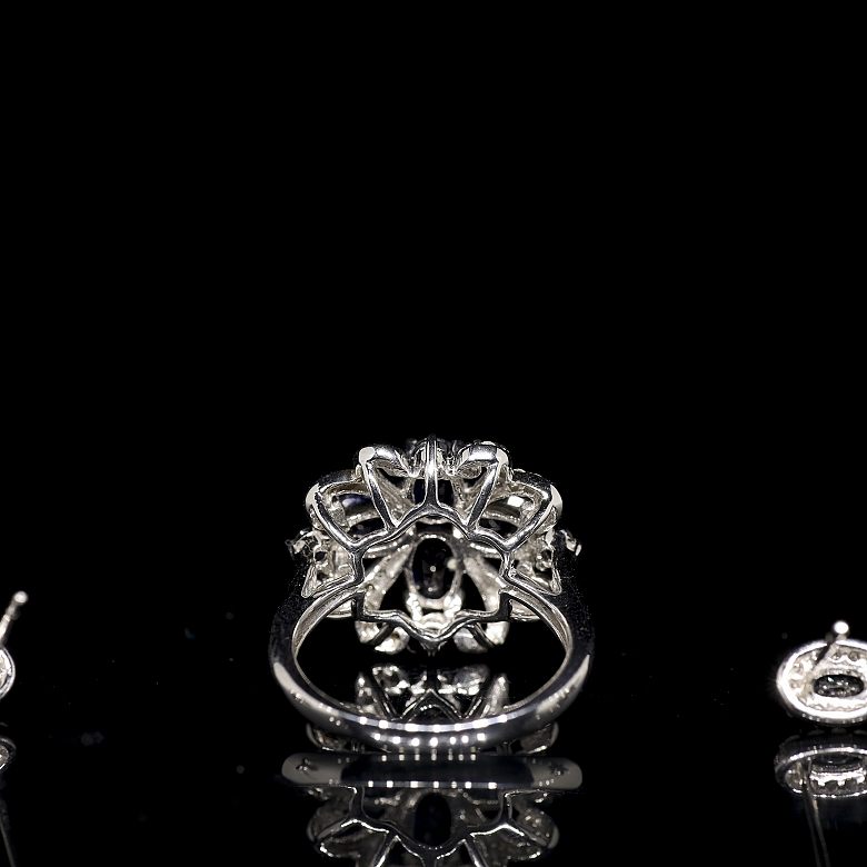 Conjunto en oro blanco de 18K con zafiros y diamantes