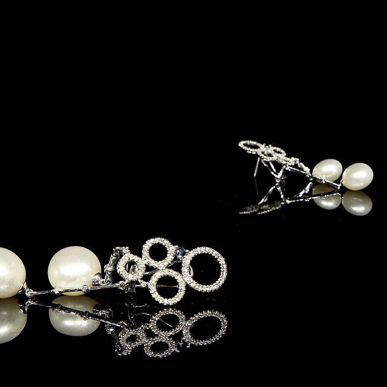 Pendientes en oro blanco de 18k con diamantes y perlas