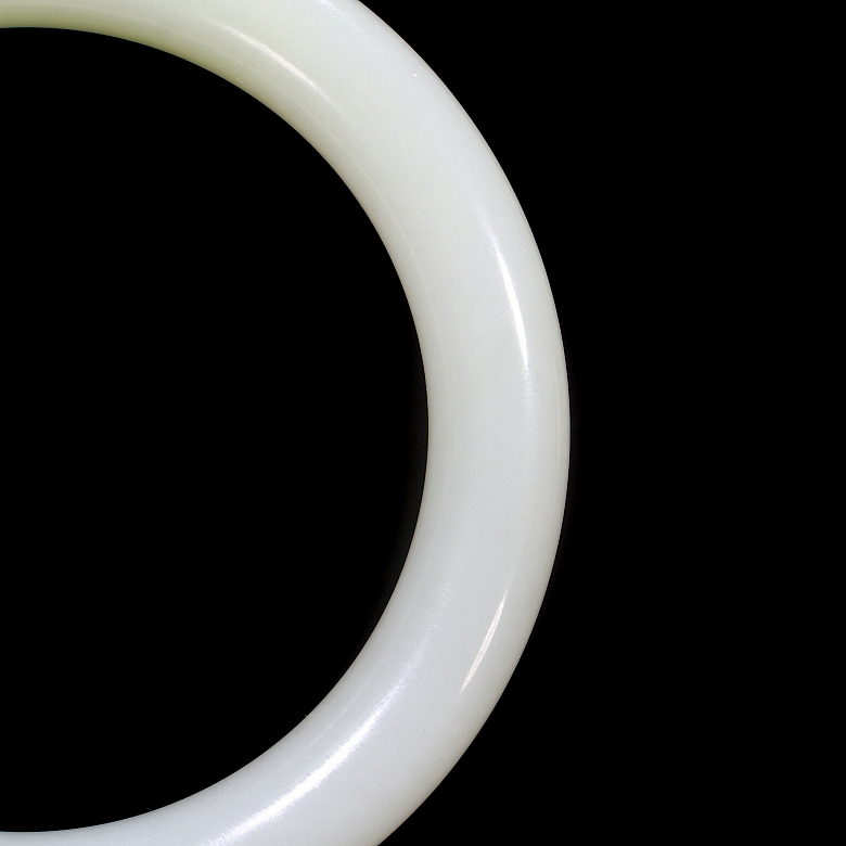 Hetian white jade bracelet, Qing dynasty