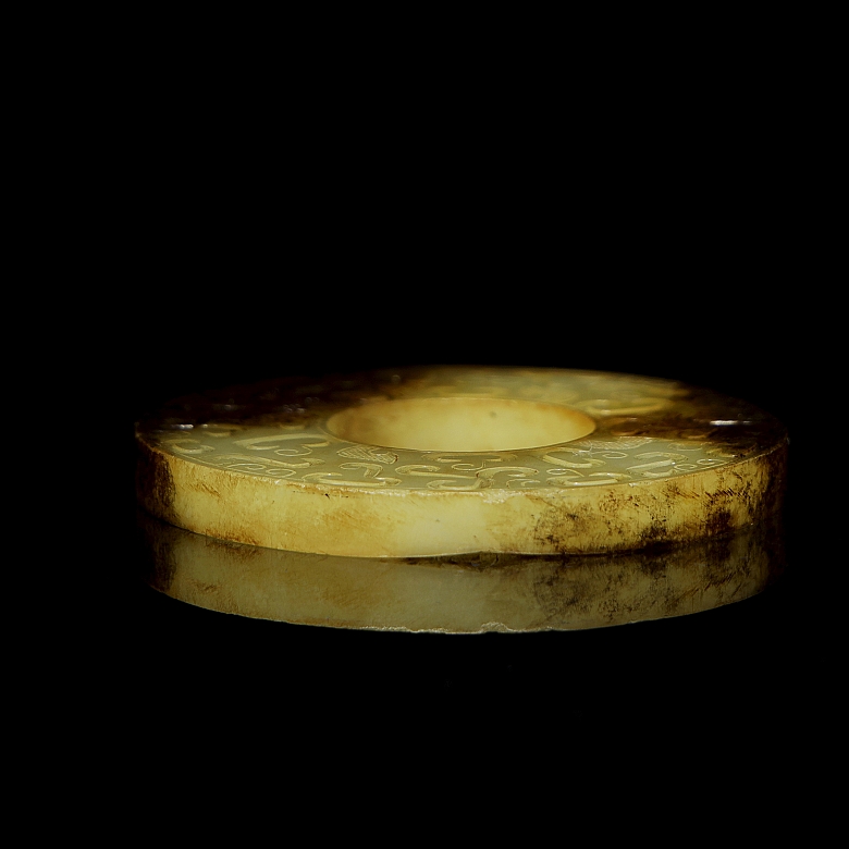 Yellow jade disc ‘Bi’, Eastern Zhou dynasty