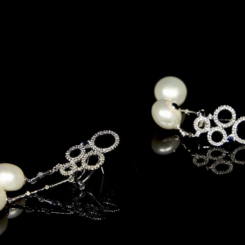 Pendientes en oro blanco de 18k con diamantes y perlas