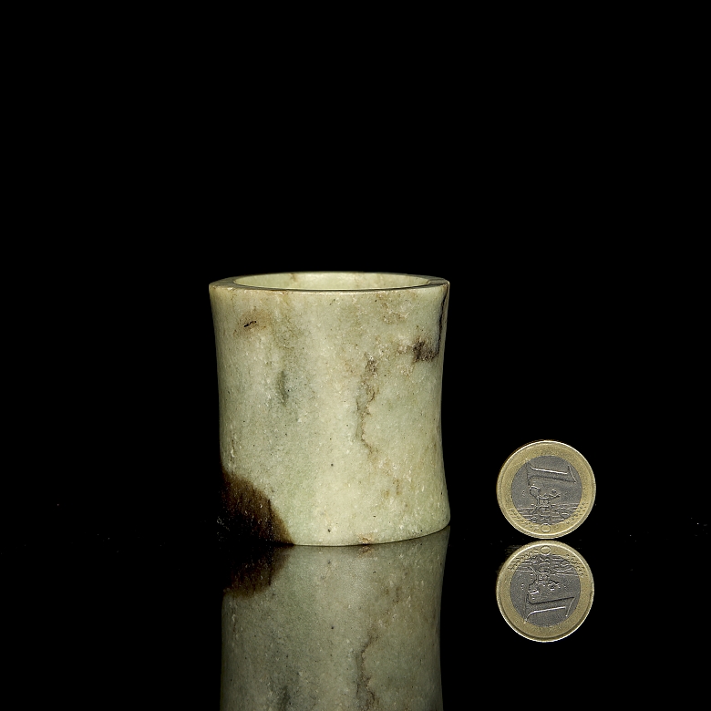 Carved jade ornament, Qijia culture - 6