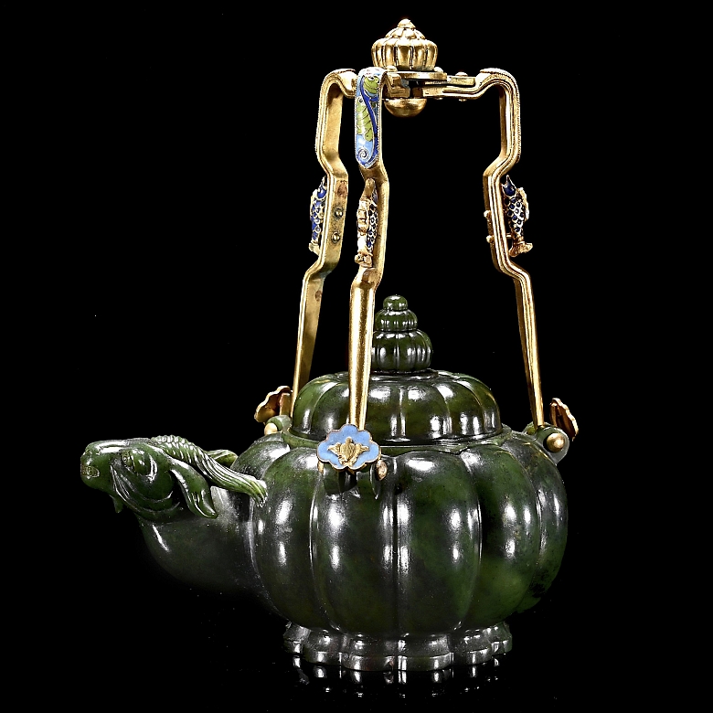 Tetera de jade espinaca y soporte cloisonné, con sello Qianlong