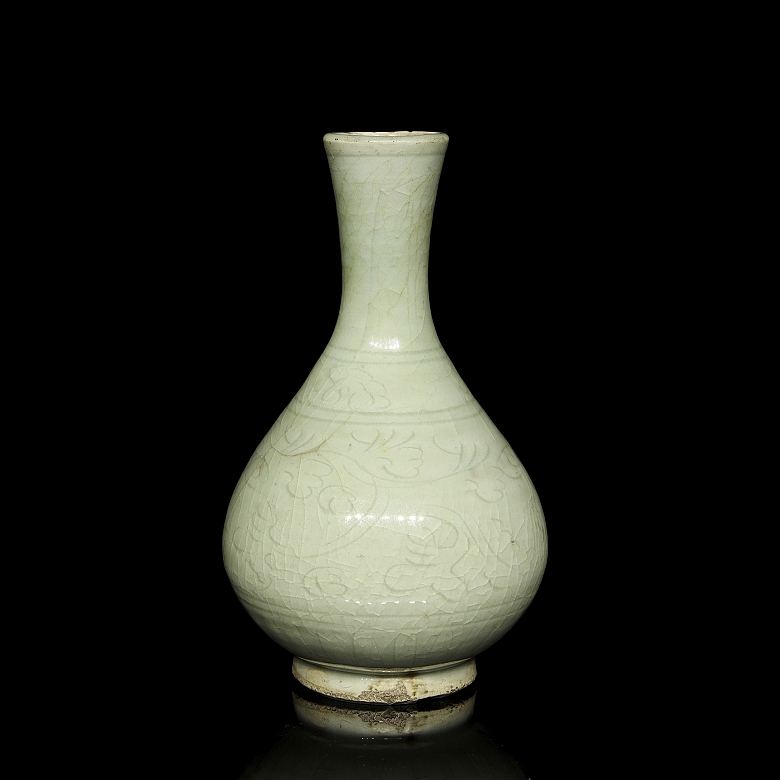 Jarrón de cerámica con esmalte celadón 