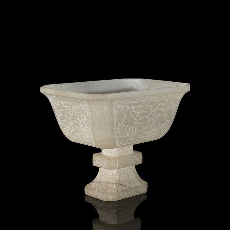 Copa de jade tallada 
