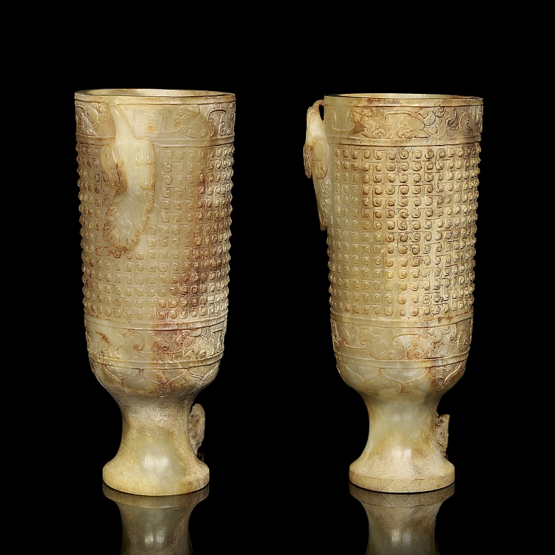 Copas rituales de jade blanco tallado 