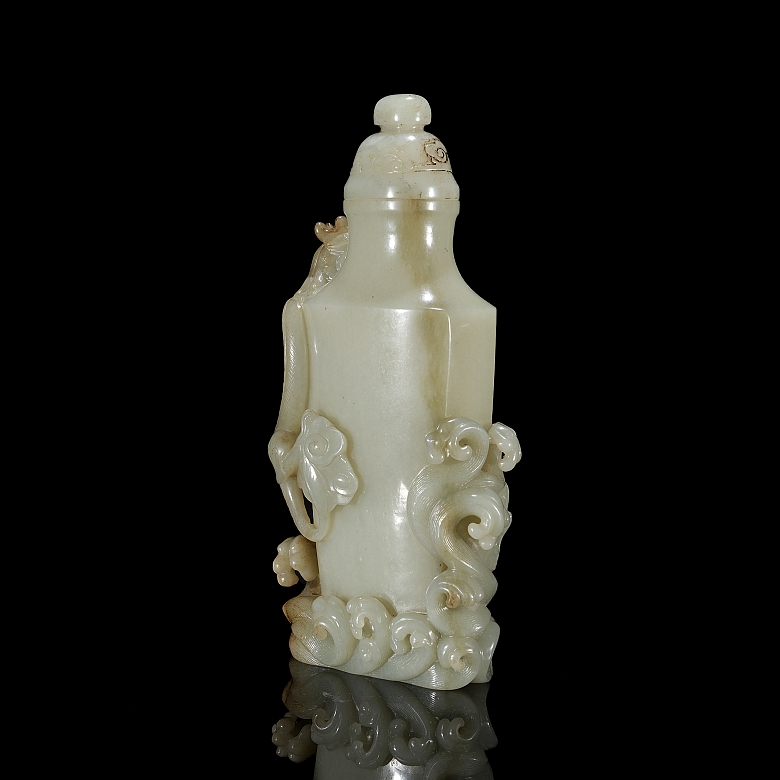 Botella de jade tallado 