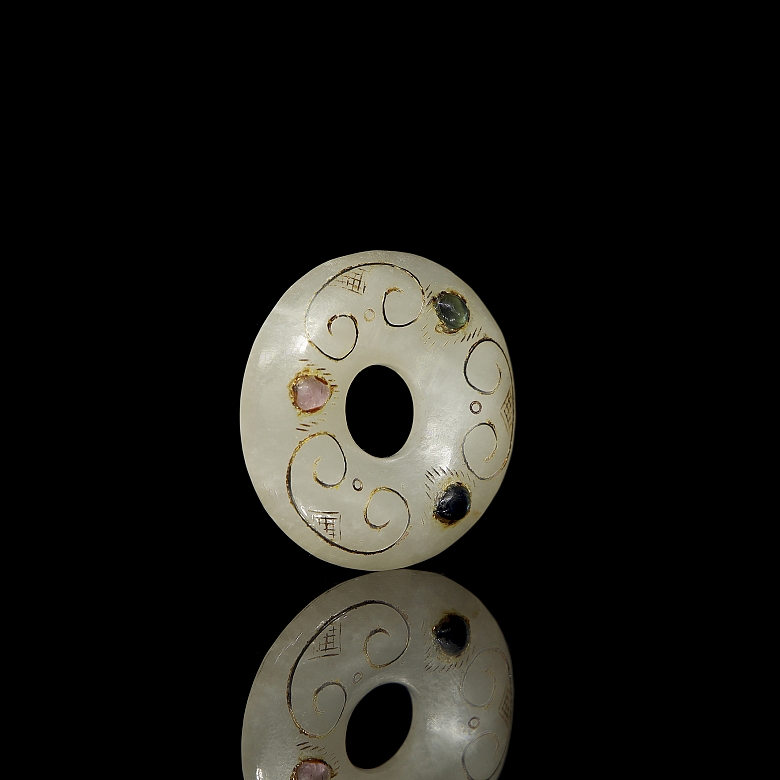 Colgante de jade de Hetian con oro, plata y turmalina, dinastía Tang